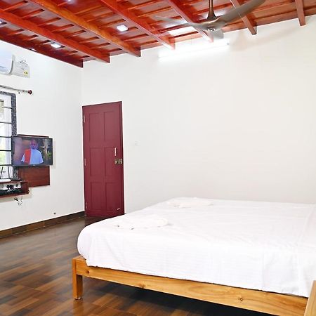 Glucklich Beach Cottages กุนดาปูร์ ภายนอก รูปภาพ