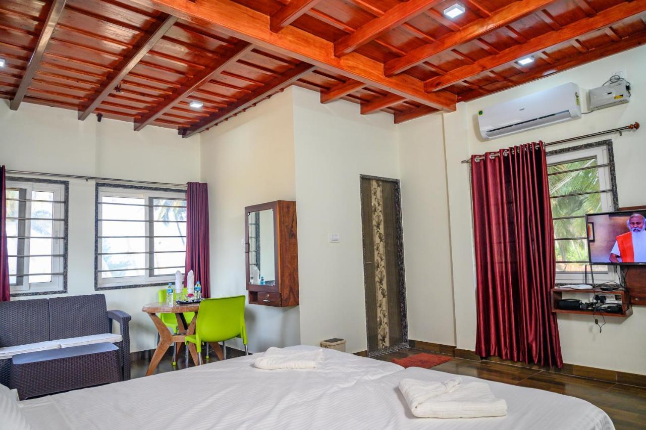 Glucklich Beach Cottages กุนดาปูร์ ภายนอก รูปภาพ