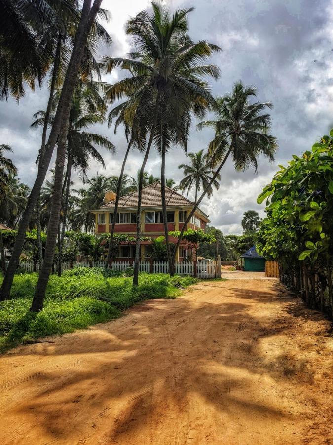 Glucklich Beach Cottages กุนดาปูร์ ภายนอก รูปภาพ