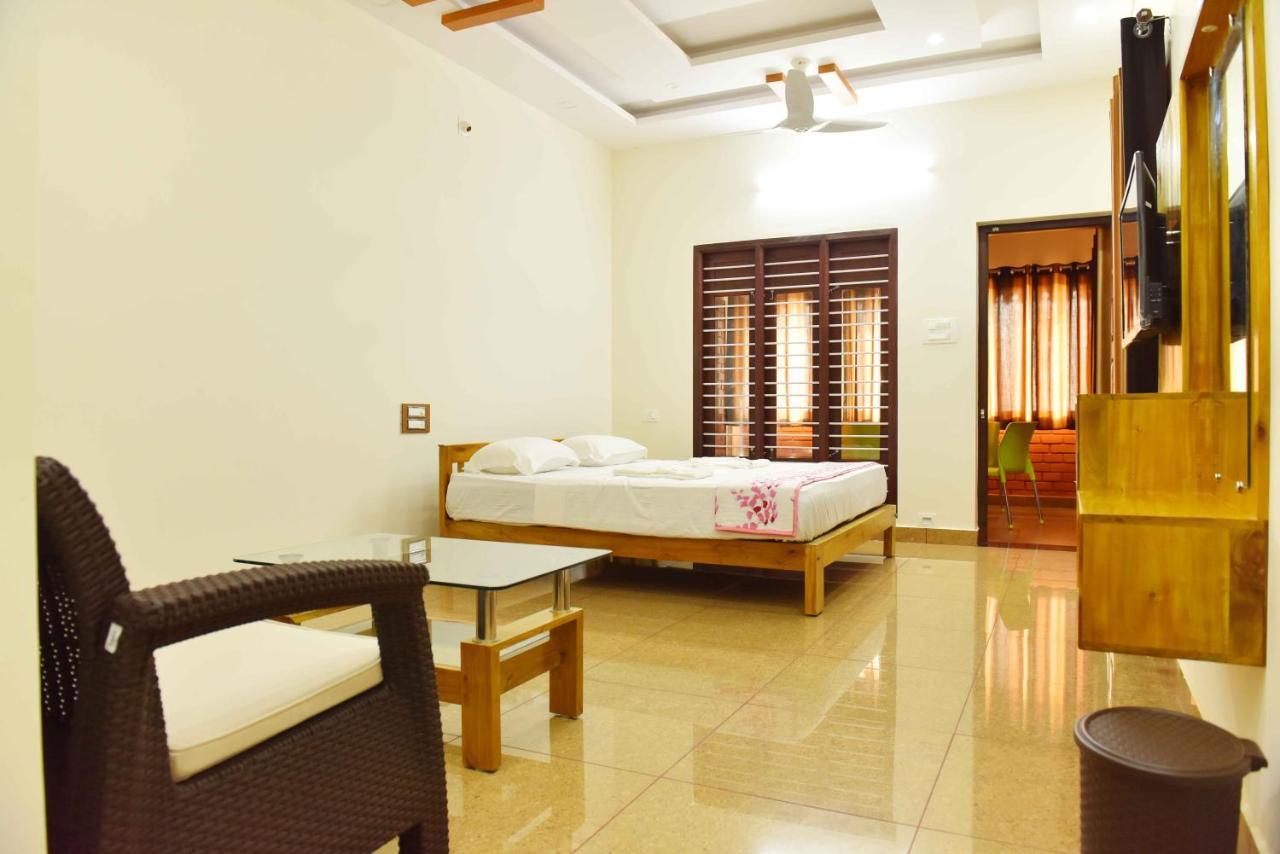 Glucklich Beach Cottages กุนดาปูร์ ภายนอก รูปภาพ
